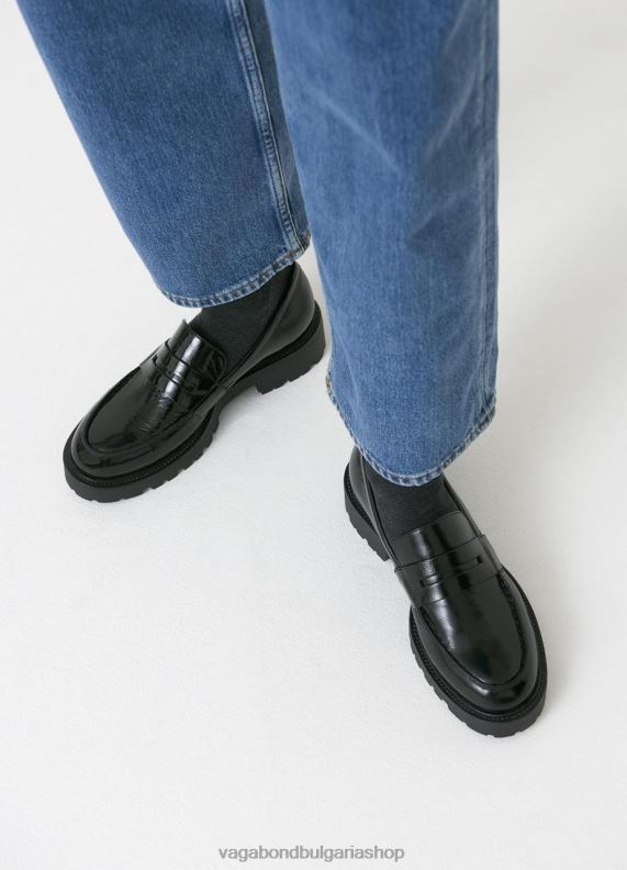 черна лачена кожа